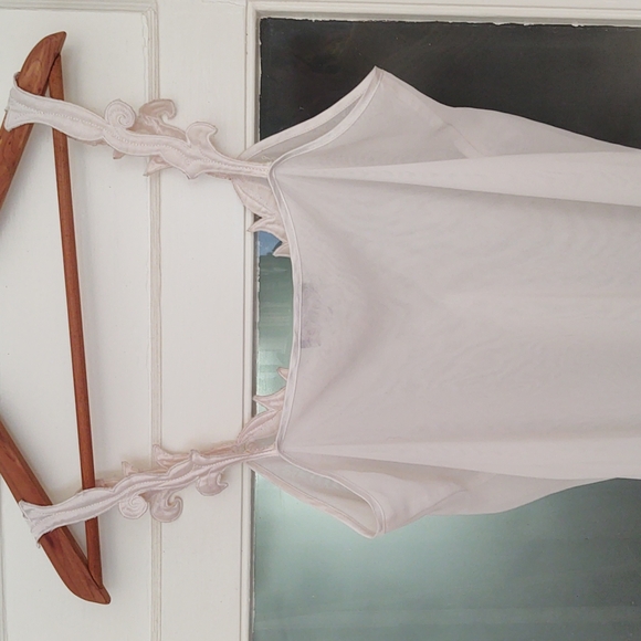 Lingerie - Picture 5 of 5